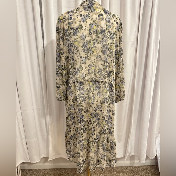 Maurice’s Blue and Yellow Floral Tie Waist Sheer Duster Size Large - Picture 3 of 6